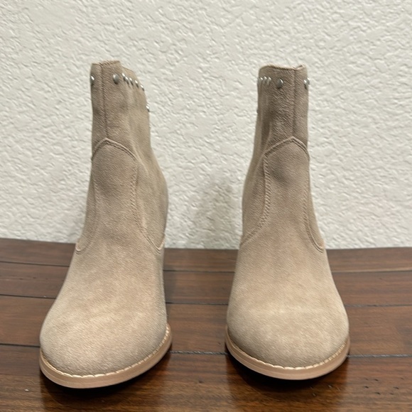 Splendid Esmae Suede Studded Ankle Bootie Size 8.5 - Picture 3 of 7